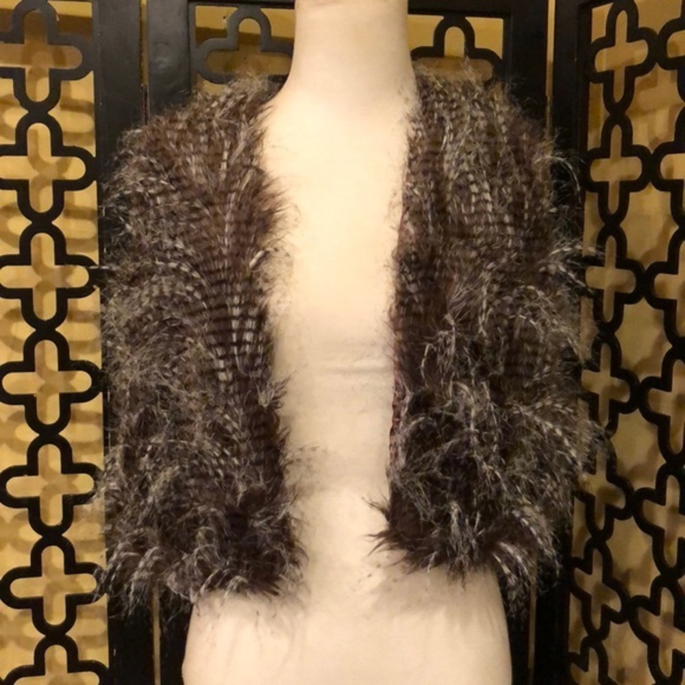 BROWN FAUX FUR CROPPED VEST